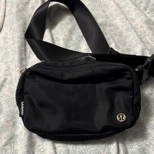 Lululemon Athletica Sleek Black Belt Bag